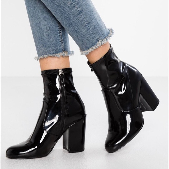 Steve Madden Shoes - NWOT Steve Madden Gaze Patent Ankle Boots Size 7